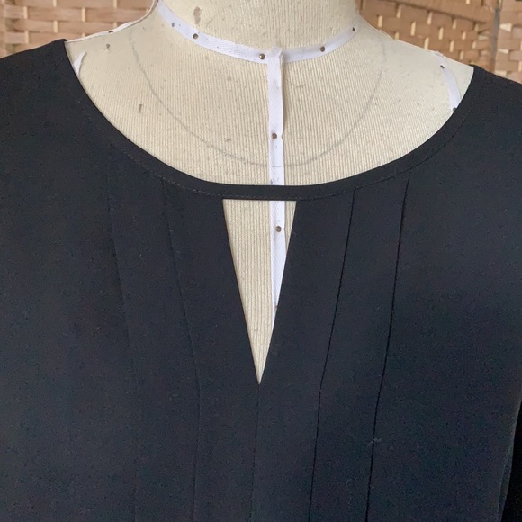 Express long sleeve blouse in Jet Black - Picture 2 of 4